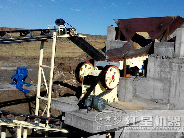 150×250颚式破碎机工作在安徽淮南