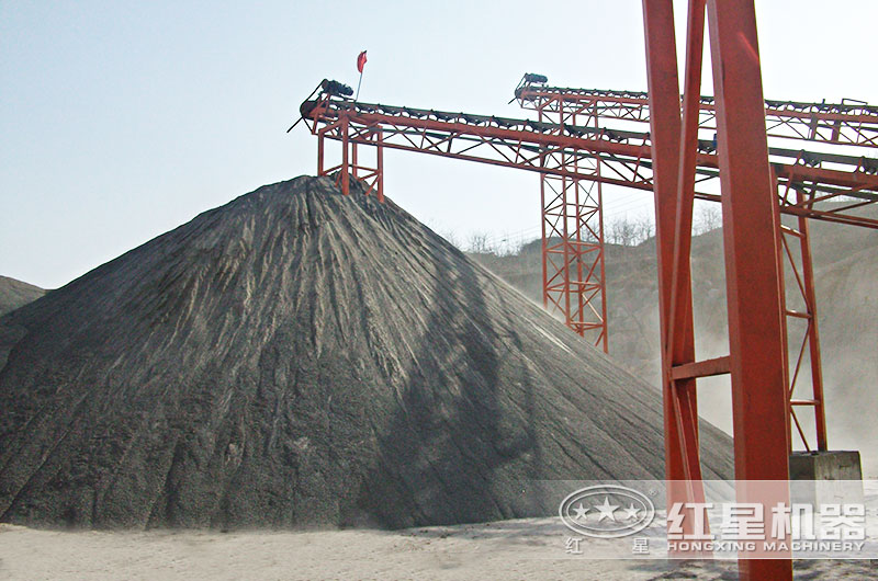 大量机制砂生产现场