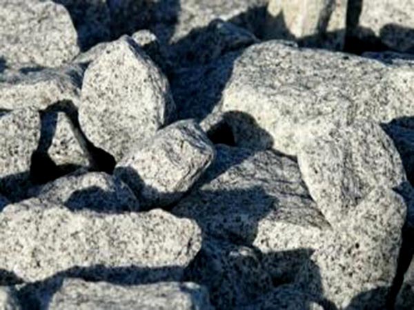 花岗岩生产线常用破碎机