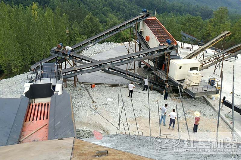 河南客户移动碎石加工现场