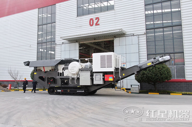 履带移动颚式破碎站图片