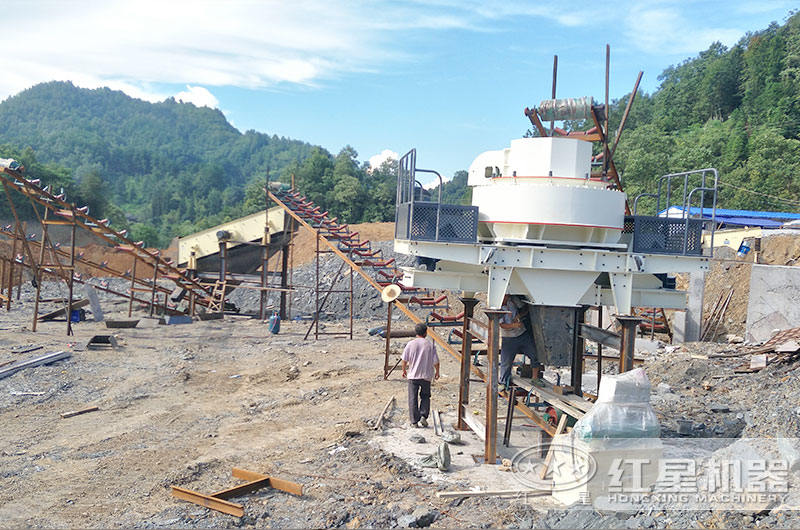 建立一条小型砂石料生产线需要投资多少钱？