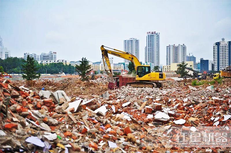 建筑废料砖渣破碎机多少钱一套？用移动破碎机效果好吗？